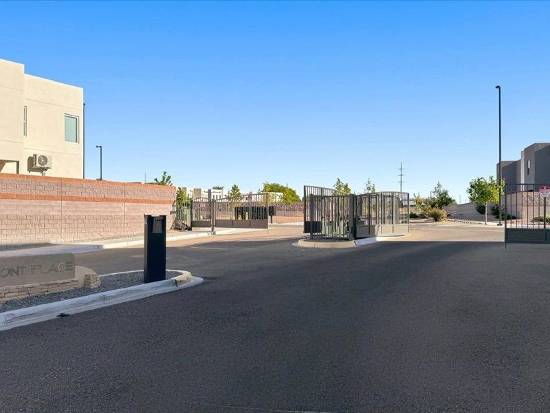 La Mirada gated community entrance